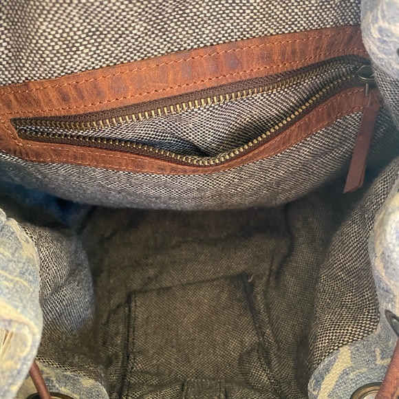 The Burlap People Backpack - Picture 4 of 5